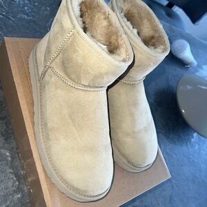 UGG Women's Cream Suede Winter Boots